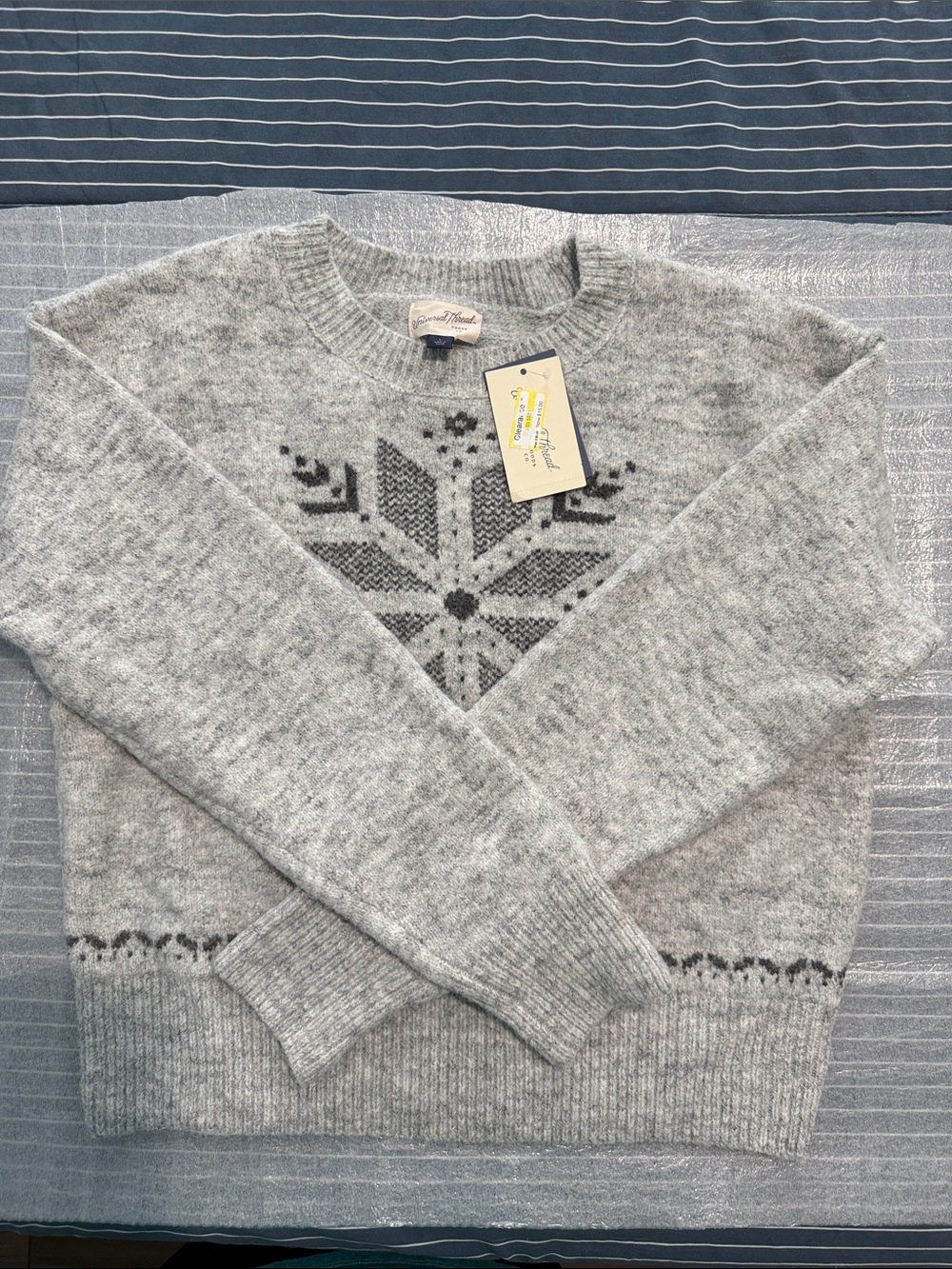 Universal Thread Light Gray Fair Isle Crewneck Sweater